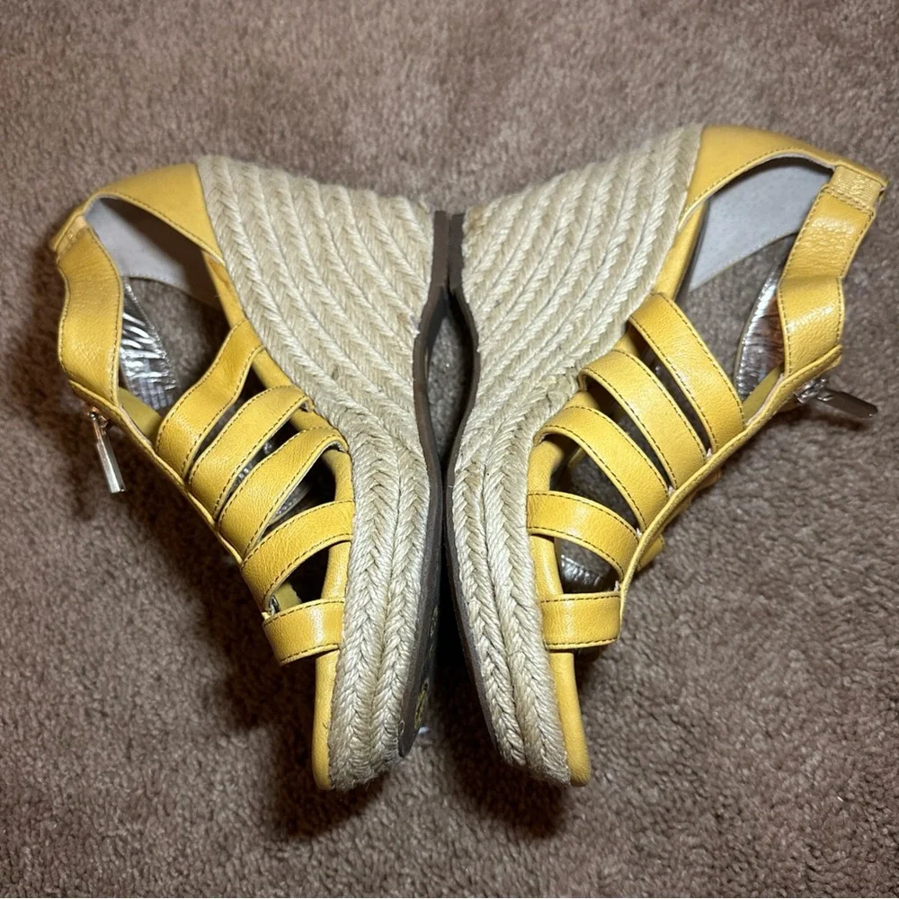 Sofft Women’s Wedge Heels Zip Yellow Sandal Size 8M Leather - Picture 2 of 12